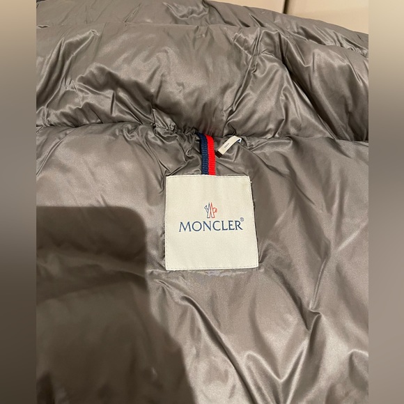 Moncler grey down jacket - Picture 4 of 6